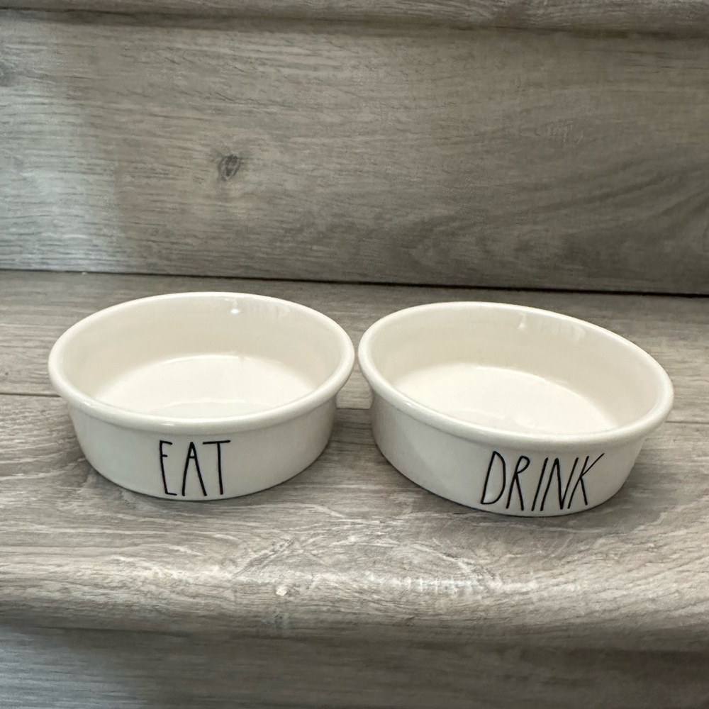 Cat or small dog dishes Rae Dunn
"Eat & Drink"